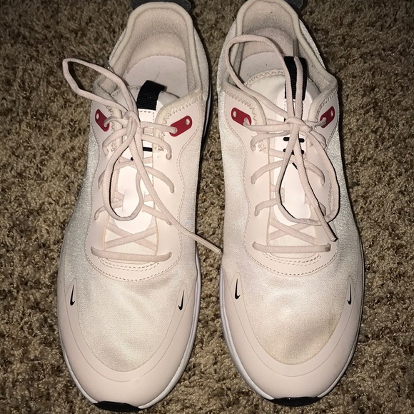 light pink nike sneakers